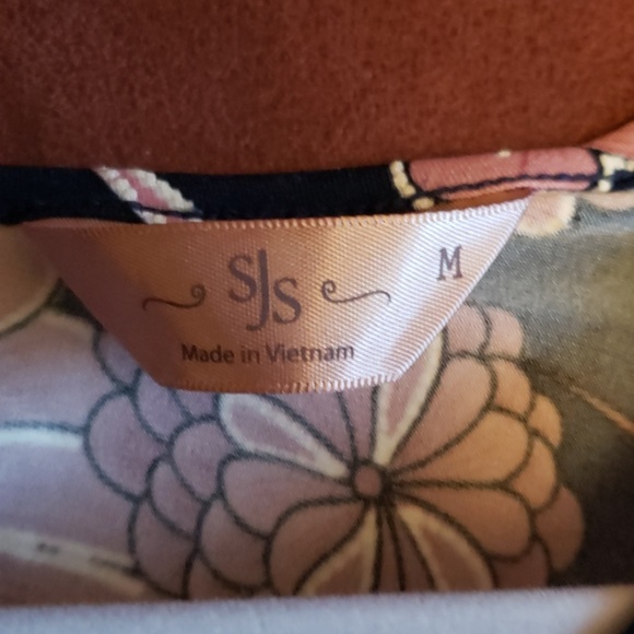 Floral Blouse - Picture 3 of 6